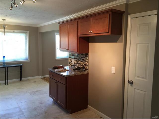5272 Priorybrook Rd, Black Jack, MO 63033 photo 14