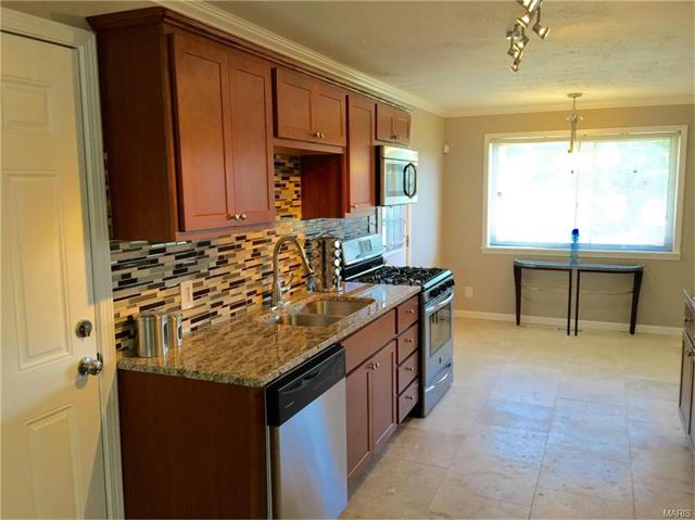 5272 Priorybrook Rd, Black Jack, MO 63033 photo 13