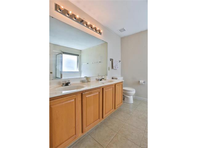 263 Windy Acres Estates Dr, Ballwin, MO 63021 photo 13