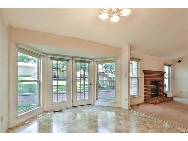 263 Windy Acres Estates Dr, Ballwin, MO 63021 photo 9