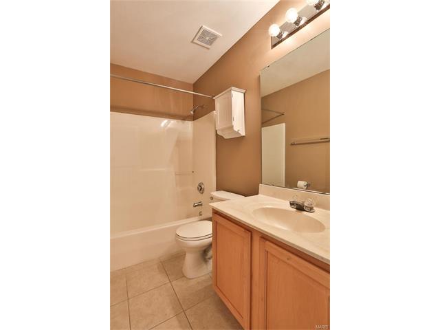 263 Windy Acres Estates Dr, Ballwin, MO 63021 photo 20