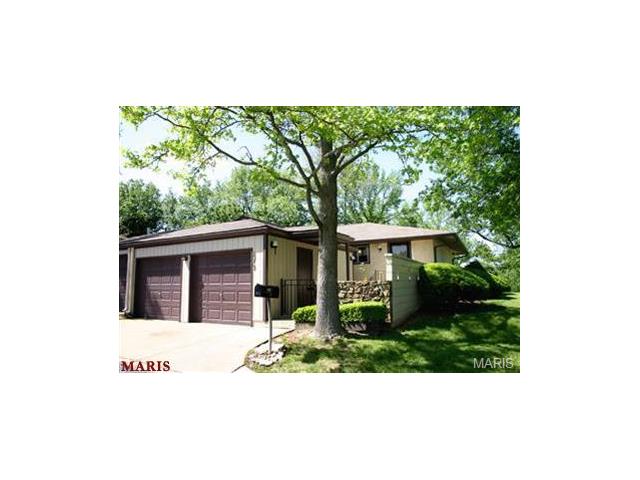 879 Delmonico Dr, Ballwin, MO 63021 photo 1