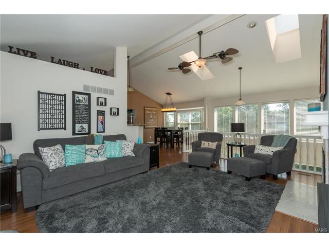 11 Tupelo Parc Ct, O'fallon, MO 63368 photo 2