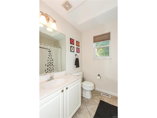 11 Tupelo Parc Ct, O'fallon, MO 63368 photo 18