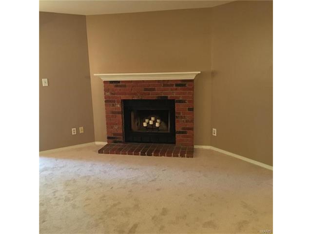 1308 Holgate Dr #3G, Ballwin, MO 63021 photo 2