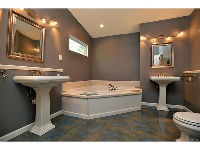 766 Sulphur Spring Ct, Ballwin, MO 63021 photo 22