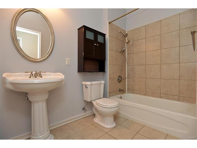 766 Sulphur Spring Ct, Ballwin, MO 63021 photo 15
