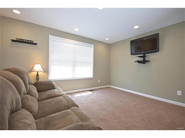 17 Chip Dr, O'fallon, MO 63366 photo 4