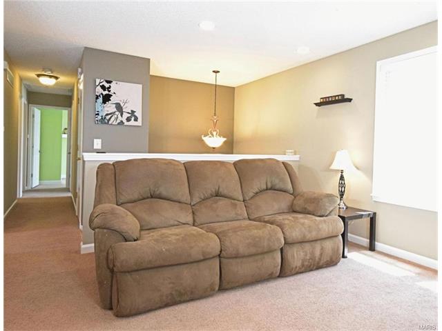17 Chip Dr, O'fallon, MO 63366 photo 2