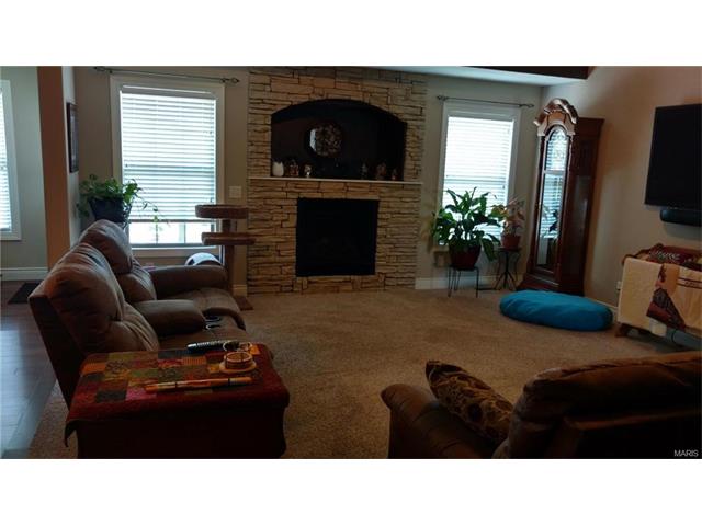 2608 W Cover Dr, Ozark, MO 65721 photo 1