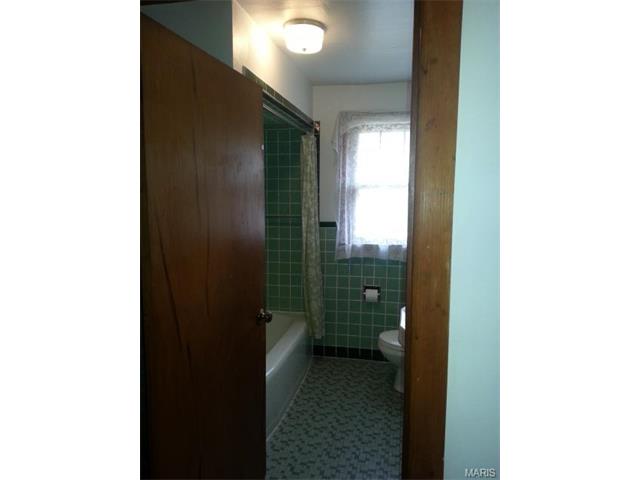 1492 Saint Paul, Ballwin, MO 63021 photo 5