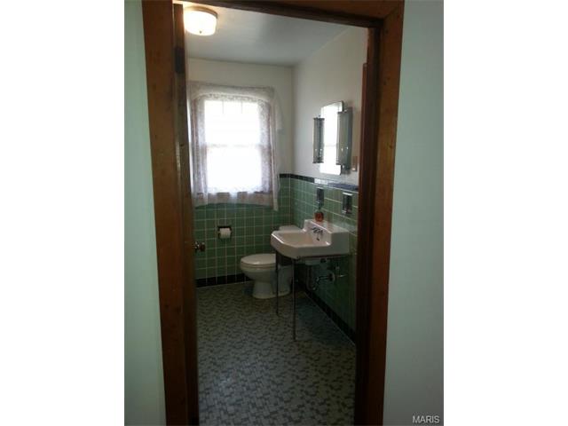 1492 Saint Paul, Ballwin, MO 63021 photo 3