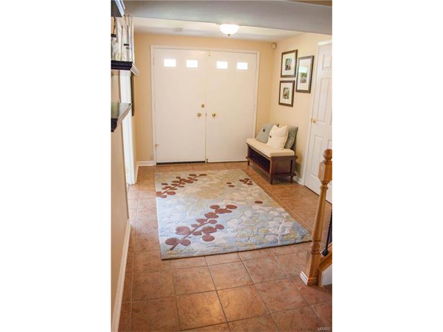 1224 Havenhurst Rd, Ballwin, MO 63011 photo 2