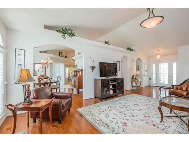 14 Briarcastle Ct, O'fallon, MO 63366 photo 7