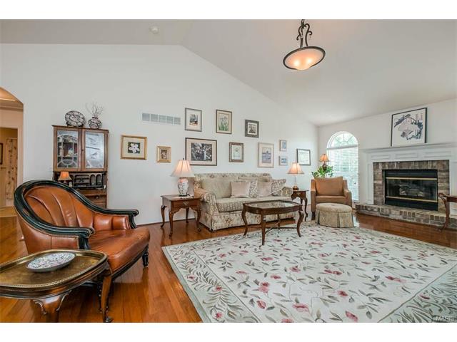 14 Briarcastle Ct, O'fallon, MO 63366 photo 5
