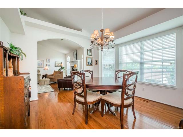 14 Briarcastle Ct, O'fallon, MO 63366 photo 11