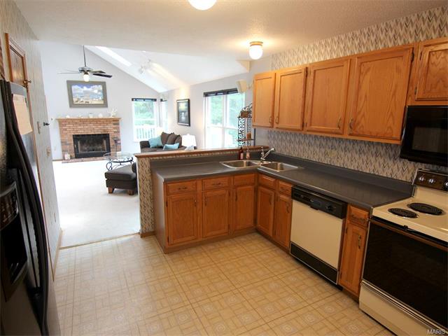 579 Oaktree Crossing Ct, Ballwin, MO 63021 photo 5