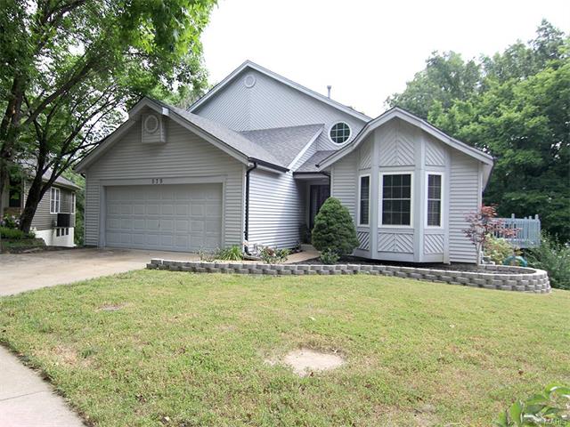 579 Oaktree Crossing Ct, Ballwin, MO 63021 photo 1