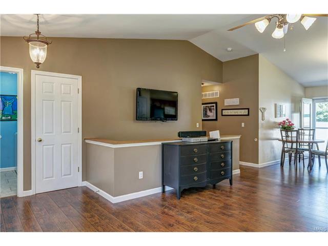 493 Chatham Dr, O'fallon, MO 63366 photo 6