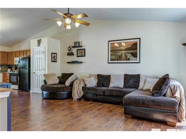 493 Chatham Dr, O'fallon, MO 63366 photo 5