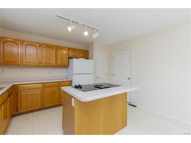 2 Royallcrest Ct, O'fallon, MO 63368 photo 13