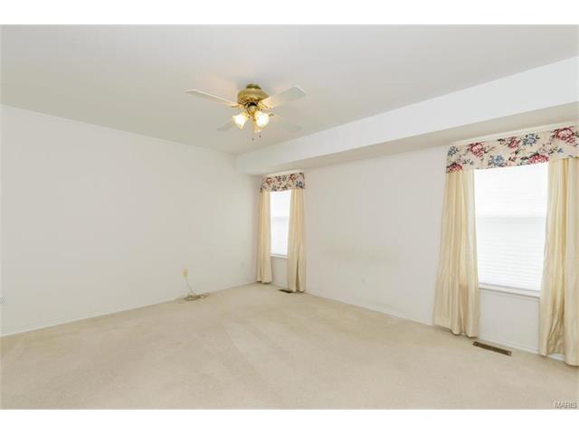 2 Royallcrest Ct, O'fallon, MO 63368 photo 5
