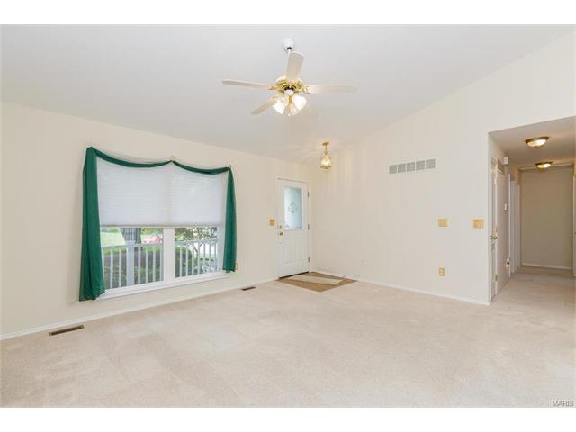 2 Royallcrest Ct, O'fallon, MO 63368 photo 8