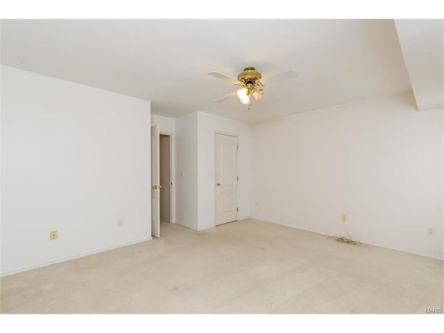 2 Royallcrest Ct, O'fallon, MO 63368 photo 23