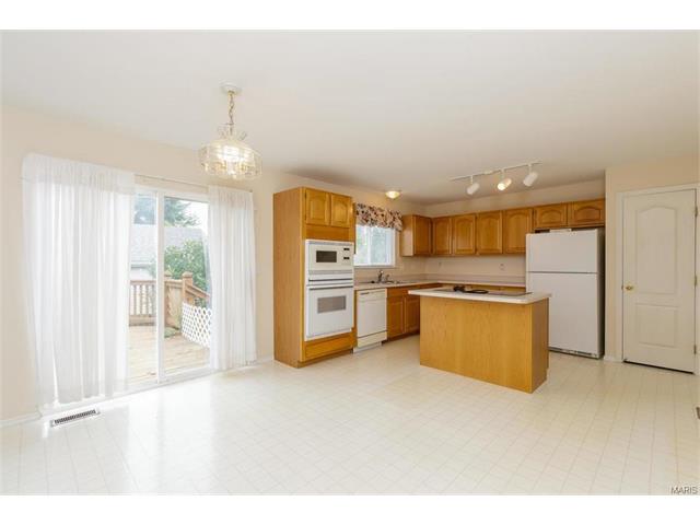 2 Royallcrest Ct, O'fallon, MO 63368 photo 10