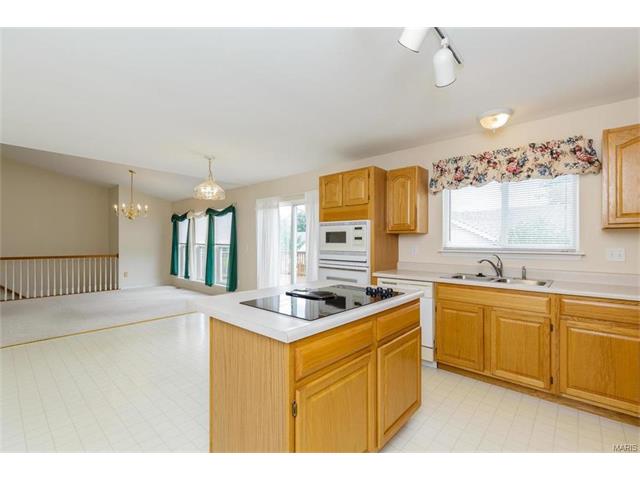 2 Royallcrest Ct, O'fallon, MO 63368 photo 12
