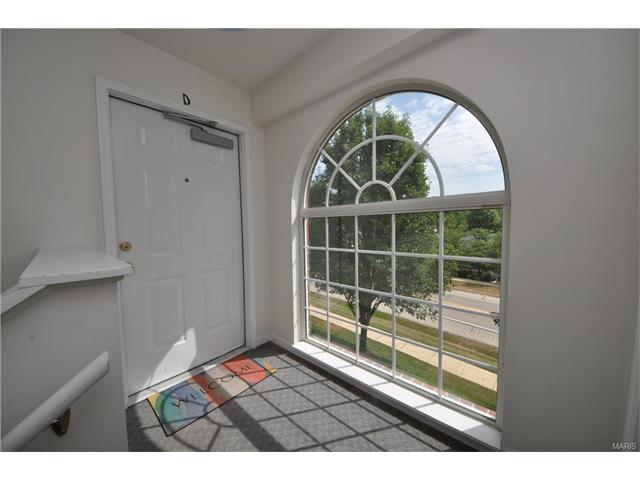1626 Forest Springs Ln #D, Ballwin, MO 63021 photo 4