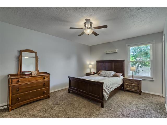 10 King Cir, O'fallon, MO 63366 photo 16