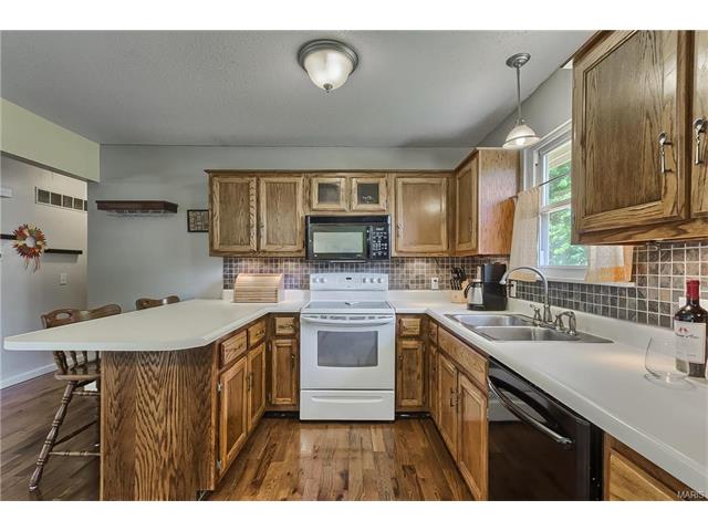 10 King Cir, O'fallon, MO 63366 photo 9