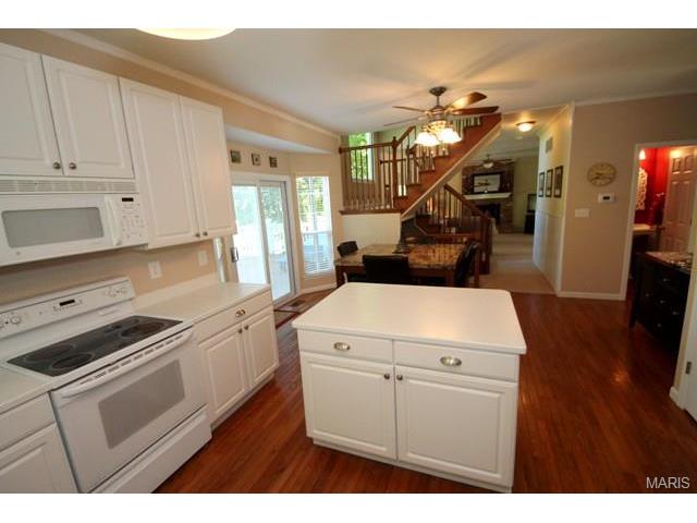 129 Arabian Path, Saint Peters, MO 63376 photo 12