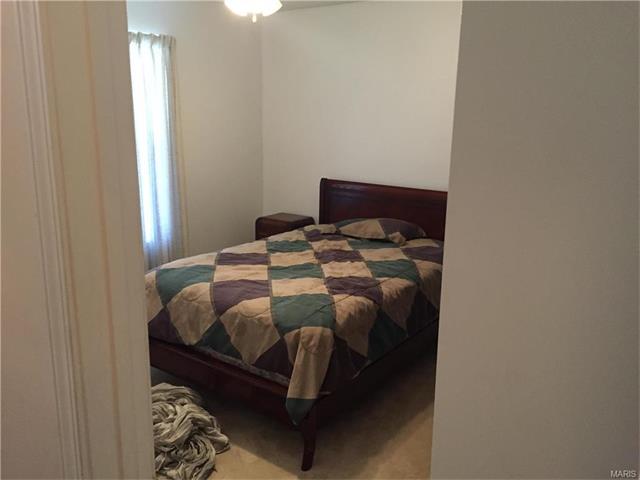 1241 Dorne Dr, Ballwin, MO 63021 photo 11