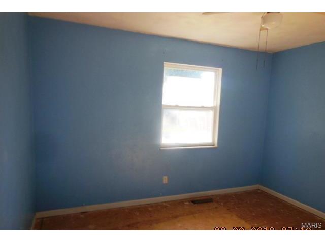 607 Riverside Dr, Saint Charles, MO 63304 photo 7