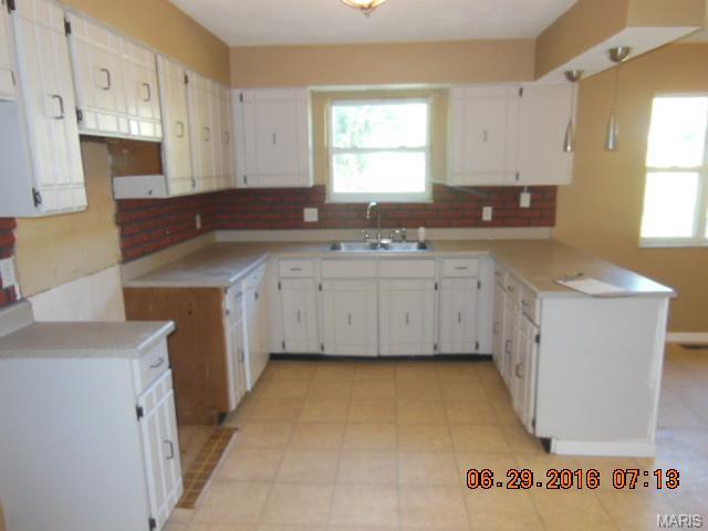 607 Riverside Dr, Saint Charles, MO 63304 photo 10