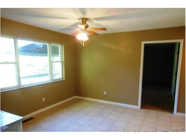 607 Riverside Dr, Saint Charles, MO 63304 photo 4