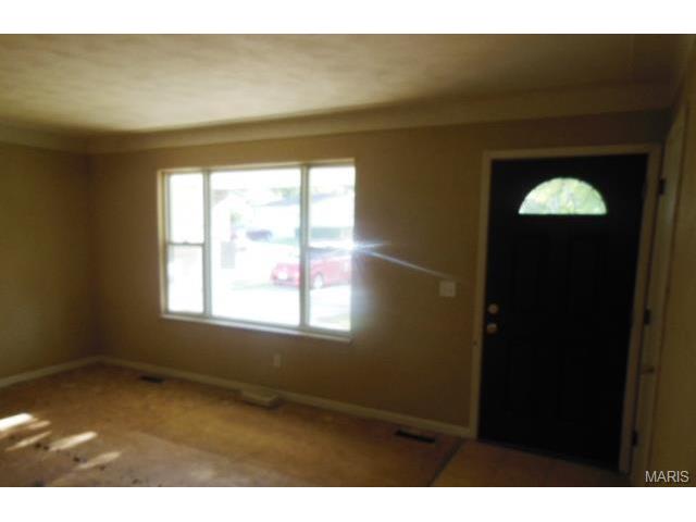 607 Riverside Dr, Saint Charles, MO 63304 photo 8