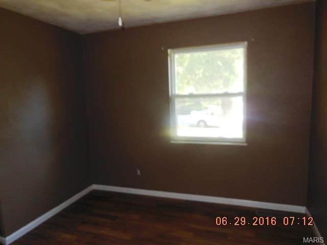 607 Riverside Dr, Saint Charles, MO 63304 photo 6