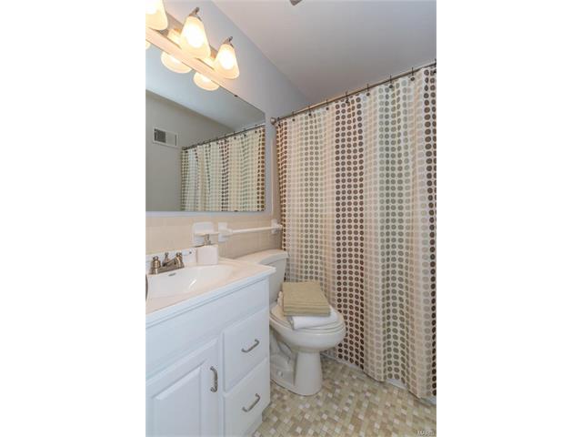 615 Twigwood Dr, Ballwin, MO 63021 photo 11