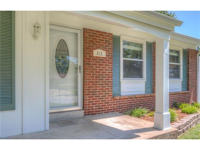 615 Twigwood Dr, Ballwin, MO 63021 photo 3