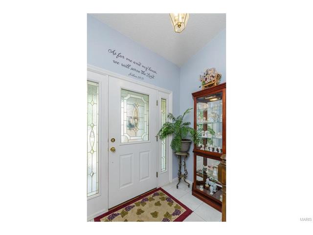 2146 Ingalls Cir, O'fallon, MO 63368 photo 2