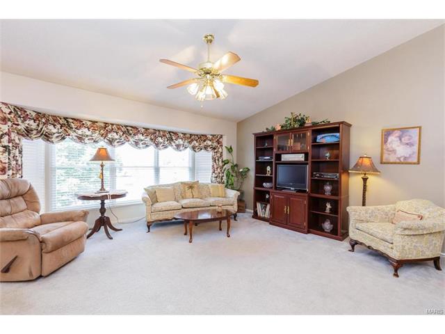 2146 Ingalls Cir, O'fallon, MO 63368 photo 3