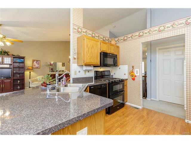 2146 Ingalls Cir, O'fallon, MO 63368 photo 9