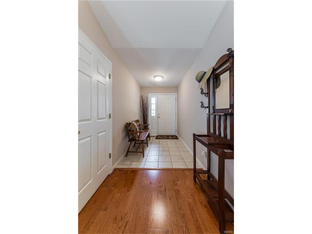 2575 Hickory Manor Dr, Ballwin, MO 63011 photo 3