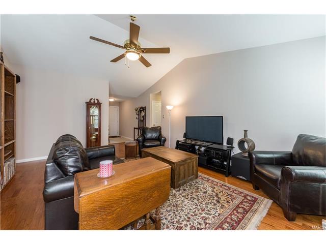 2575 Hickory Manor Dr, Ballwin, MO 63011 photo 4