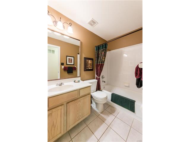2575 Hickory Manor Dr, Ballwin, MO 63011 photo 14