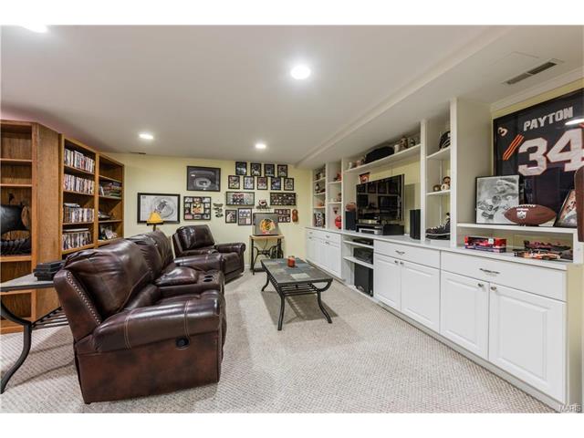 2575 Hickory Manor Dr, Ballwin, MO 63011 photo 15