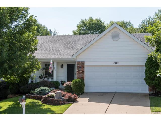 2575 Hickory Manor Dr, Ballwin, MO 63011 photo 2